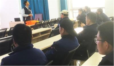 山东平博pinnacle体育缠绕包装机厂家组织消防安全培训